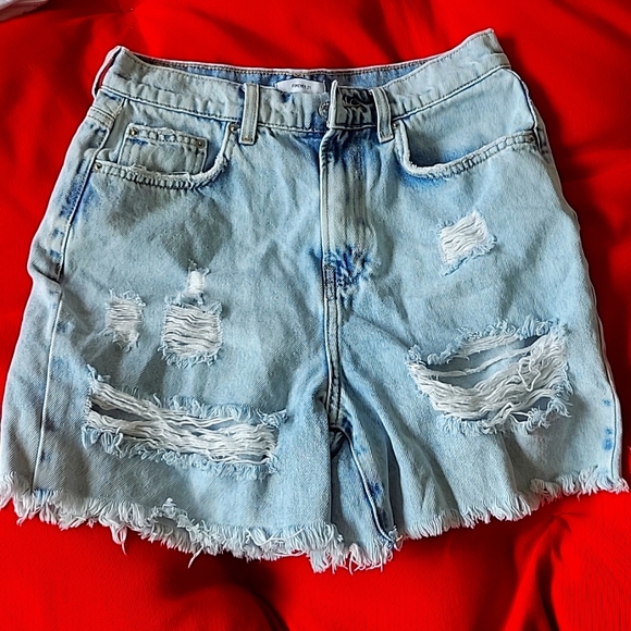 High waisted ripped Jean shorts - Picture 4 of 4